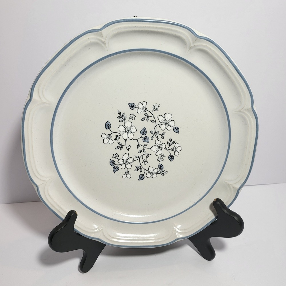 Avondale Covington Edition Blue Floral Stoneware Dinner Plate Japan Scalloped
